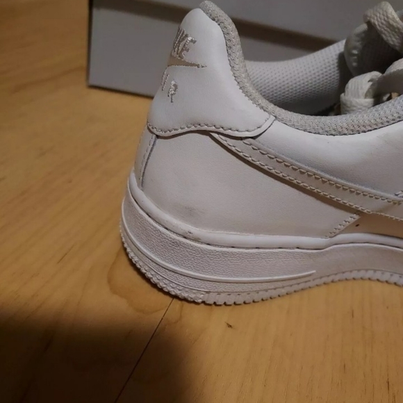 NikeAirForce 1 - Picture 4 of 4